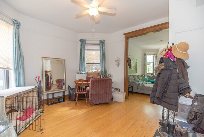 Foto del edificio - 3620 N Hermitage Ave