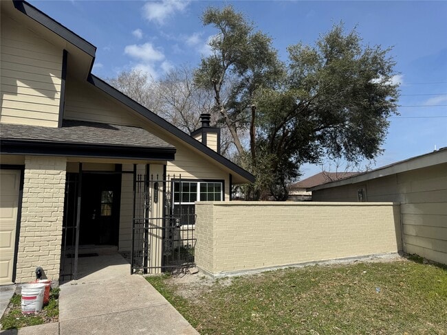 Building Photo - 13626 Sunswept Way