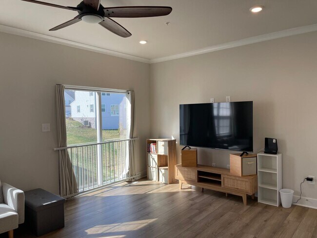 Foto del edificio - 1235 Greylock Ln