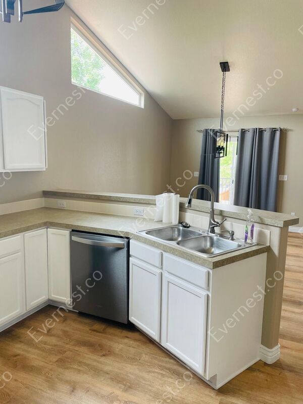 Building Photo - 4080 Coaldale Dr