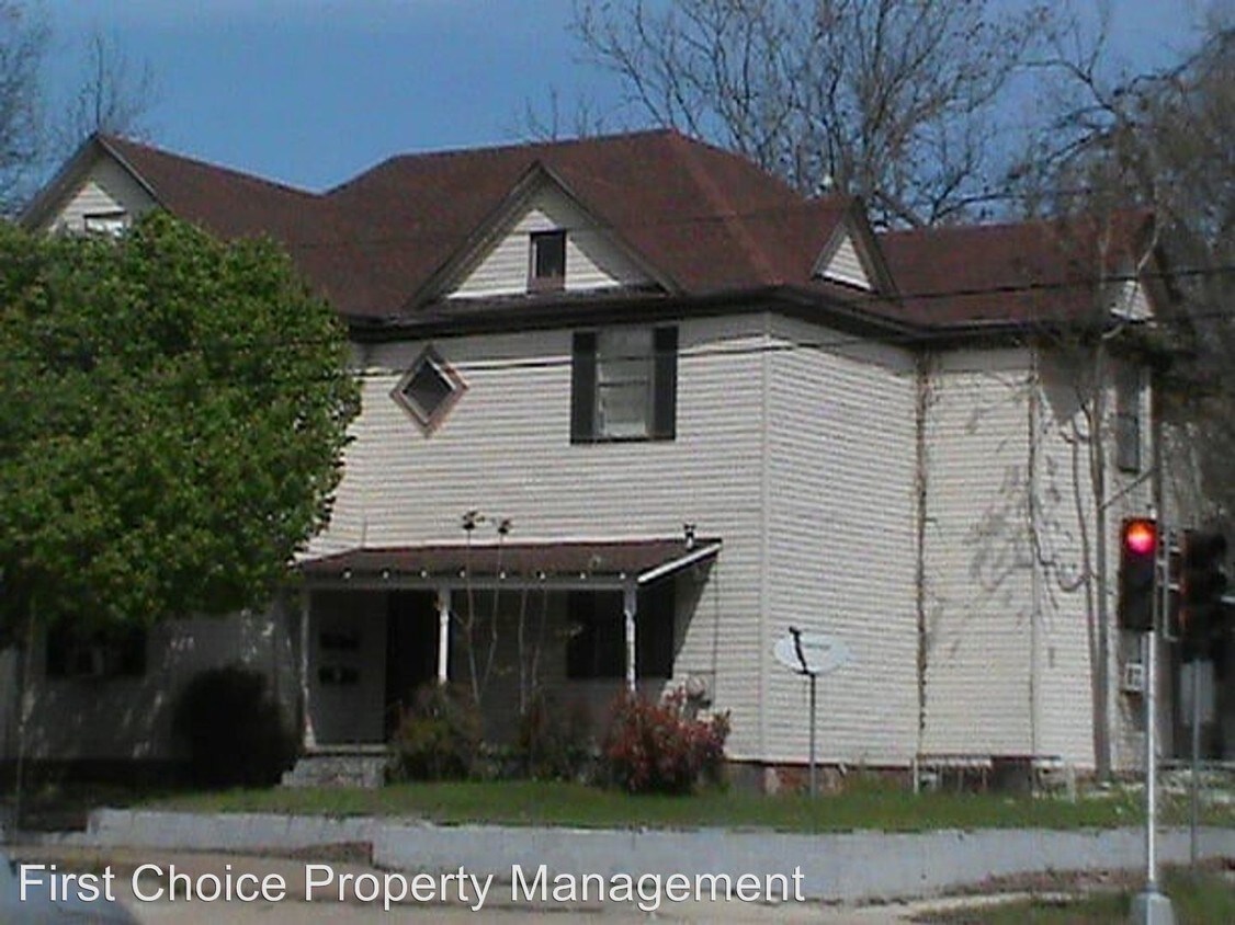 Primary Photo - 212 E Highland St
