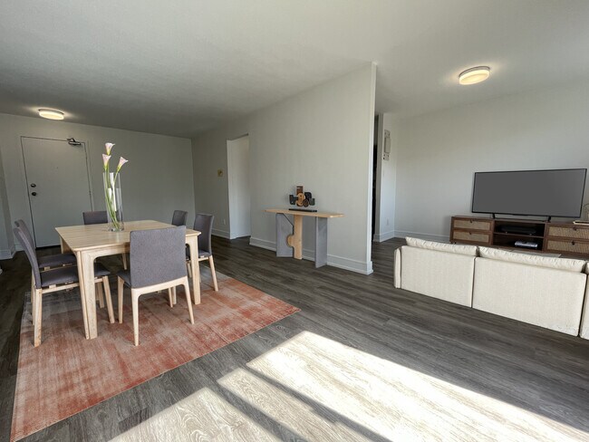 Building Photo - 139 Christopher, 205 & 215 Champlain Blvd