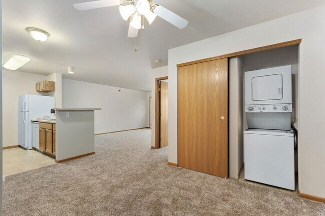 Foto del edificio - Lakefront Manor Apartments and Villas