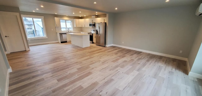 Foto del edificio - 5728 Sterling Ave