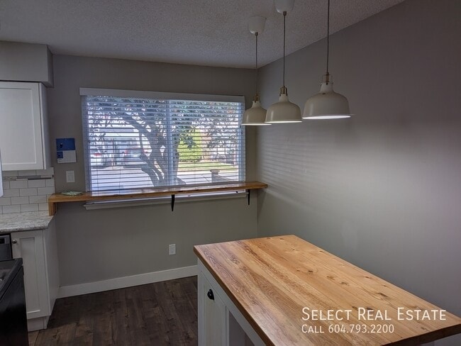 Building Photo - 45185 Wolfe Rd