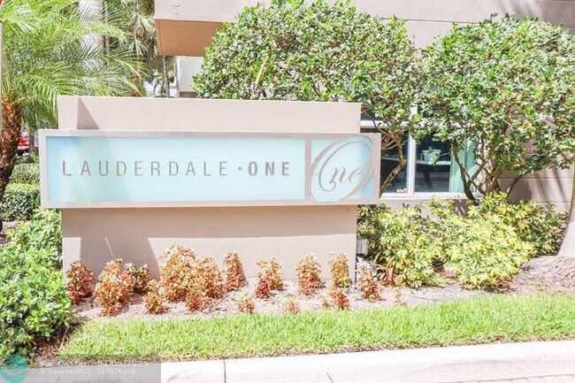 Foto del edificio - 2421 NE 65th St