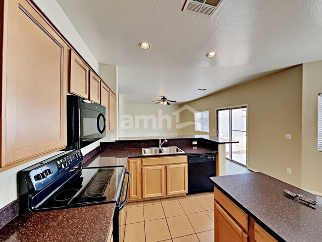 Building Photo - 15421 N 169th Ln