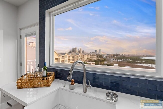 Foto del edificio - 111 W Sunny Isle Dr
