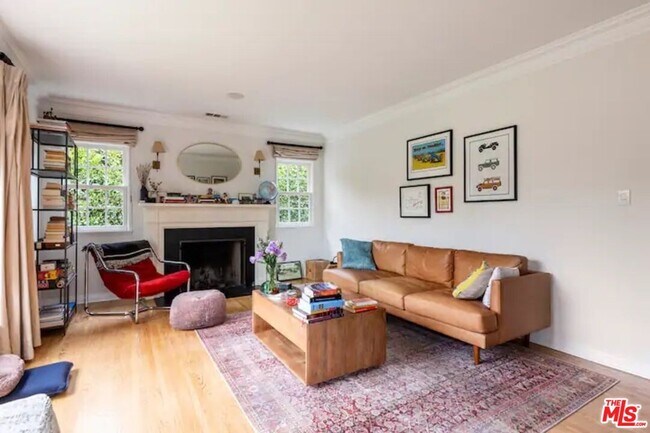 Foto del edificio - 1972 Stearns Dr