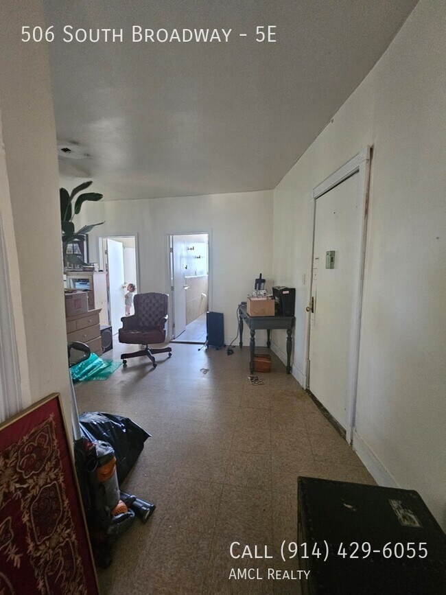 Foto del edificio - 506 S Broadway