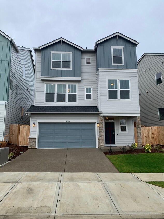 Front Home - 12323 SW Strobel Rd