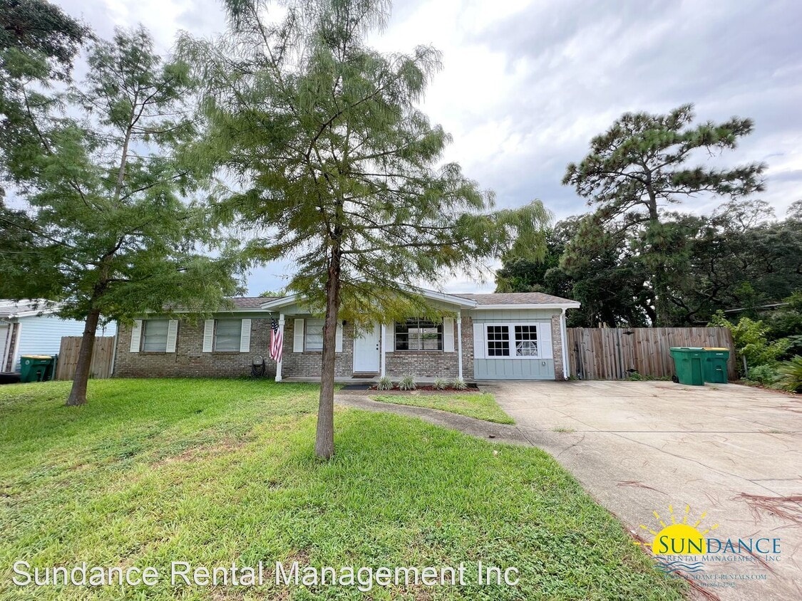 Primary Photo - 3 br, 2 bath House - 69 Berwick Circle