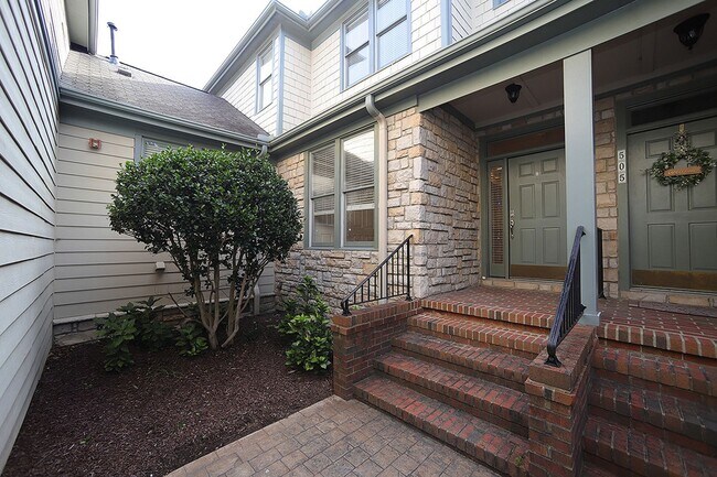 Building Photo - 506 Presque Isle Ln