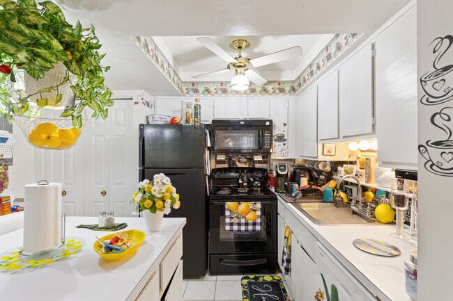 Foto del edificio - Cambridge Manor