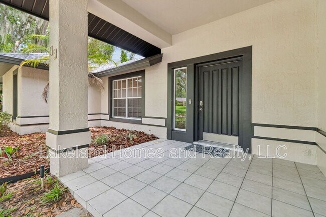 Foto del edificio - 95 Woodside Dr