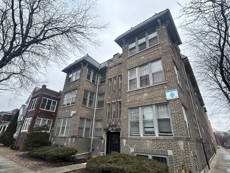 Foto principal - 4501 N Troy St