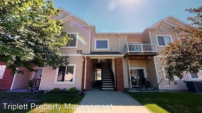 Primary Photo - 1835 SW White Birch Cir