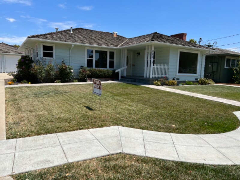 Primary Photo - 203 San Miguel Ave