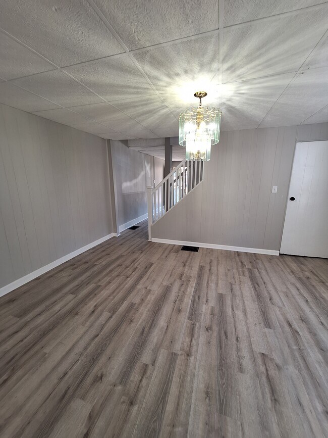 Foto del edificio - 1049 Nelson Ave