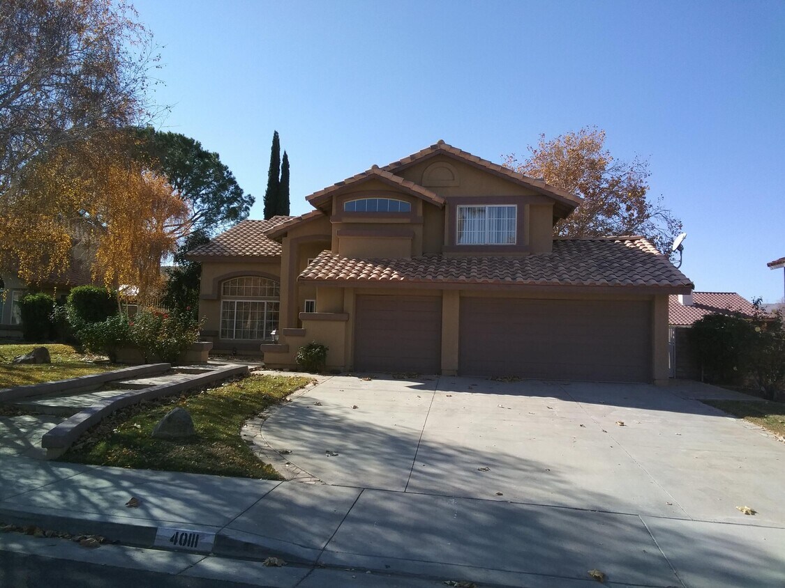 Primary Photo - 40111 Palmetto Dr