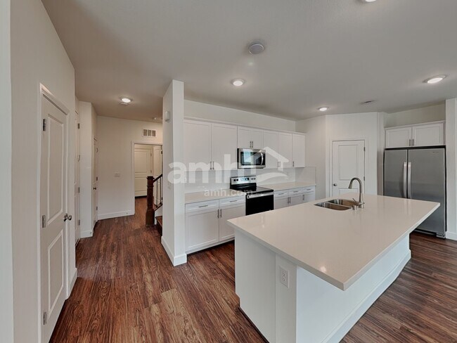 Foto del edificio - 9128 Taft Point Ct