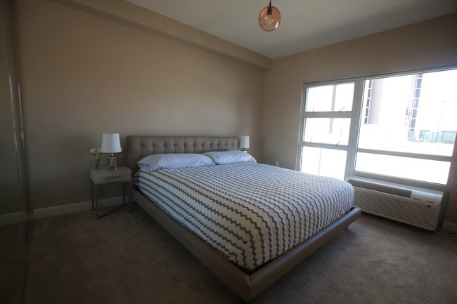 Cal King Bed - 400 Keawe St