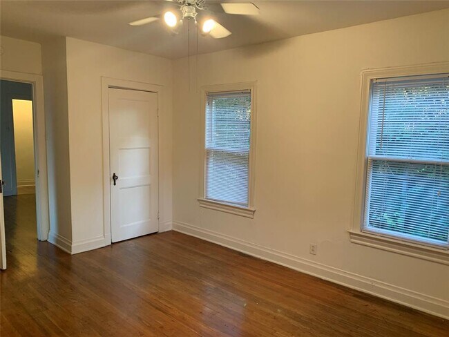 Foto del edificio - 4812 Hazard St