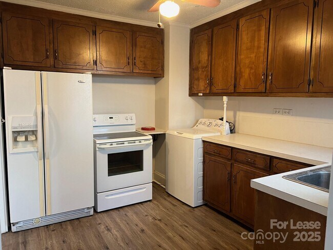 Foto del edificio - 702 Wiley Ave