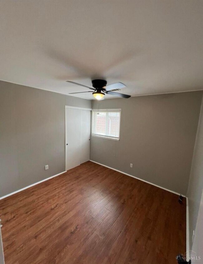 Foto del edificio - 6585 Windyhills Rd