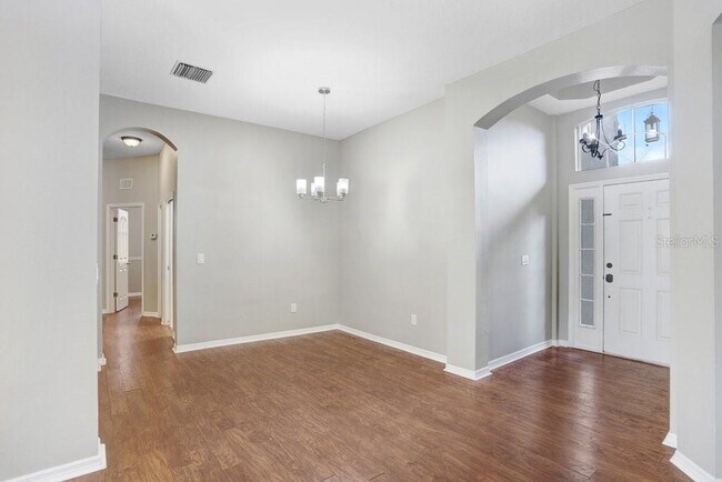 Foto del edificio - 7005 Cohasset Cir