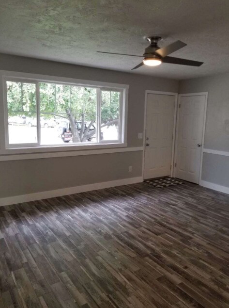 Foto del edificio - 575 Crimson Cir