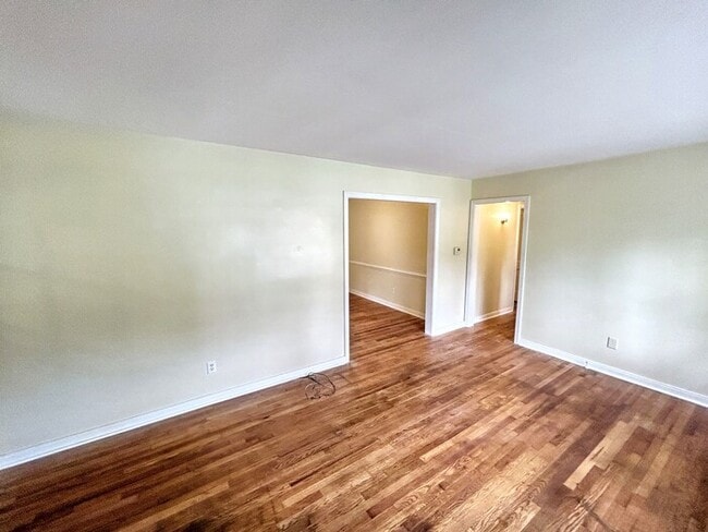 Foto del edificio - 1225 Blue Jay Ln