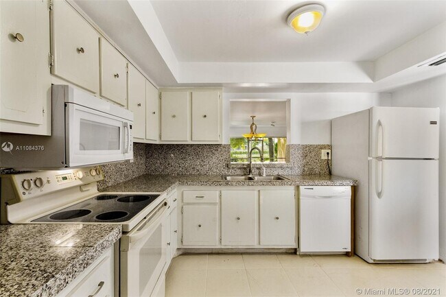 Building Photo - 8605  35TH CT  G Coral Springs Fl 33065