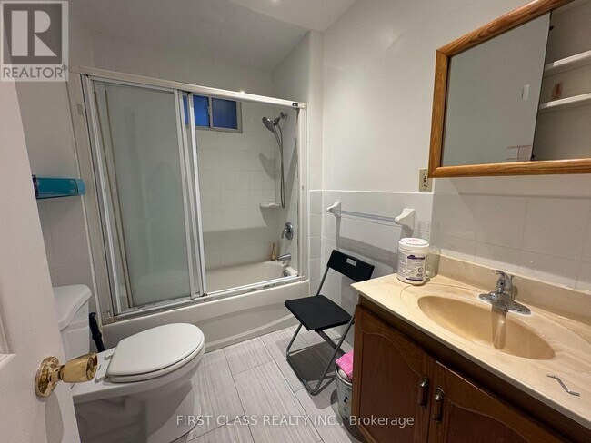 Photo du bâtiment - 2471 Gerrard St E