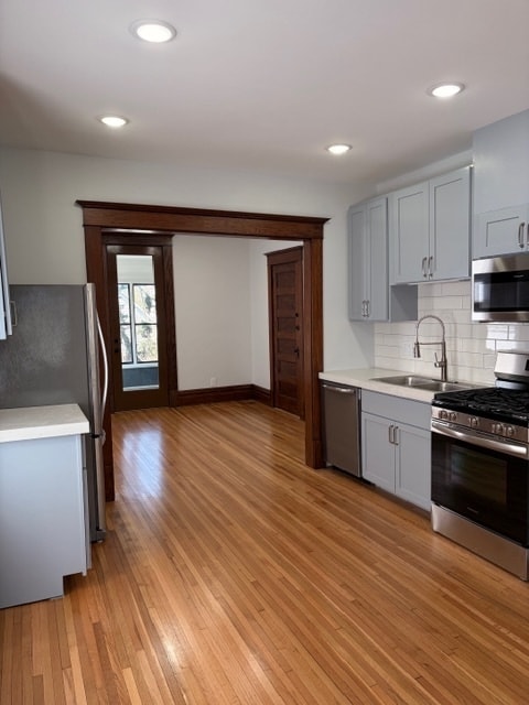 Vista hacia la sala de estar. - 623 Pierce St NE