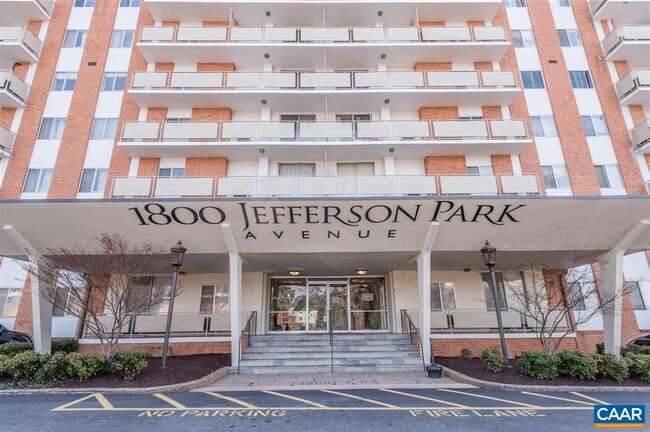 Foto del edificio - 1800 Jefferson Park Ave