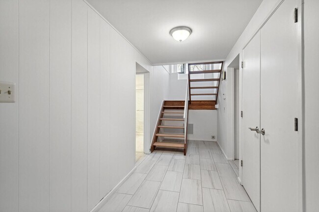 Building Photo - Spectacular Mid-Century Contemporary in Carderock Springs