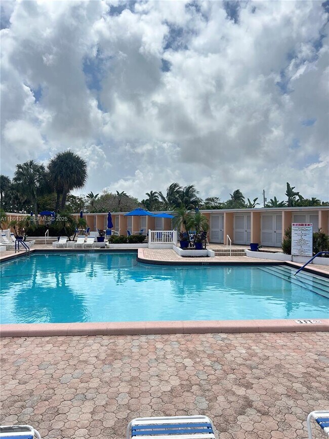 Foto del edificio - 2201 NE 66th St