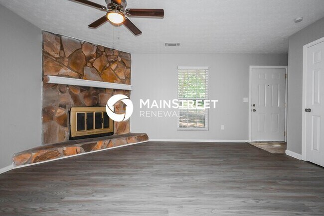 Foto del edificio - 3 Bedroom Pet-Friendly Home in Lithonia, G...