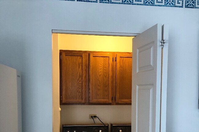 Foto del edificio - 320 Crestview Dr