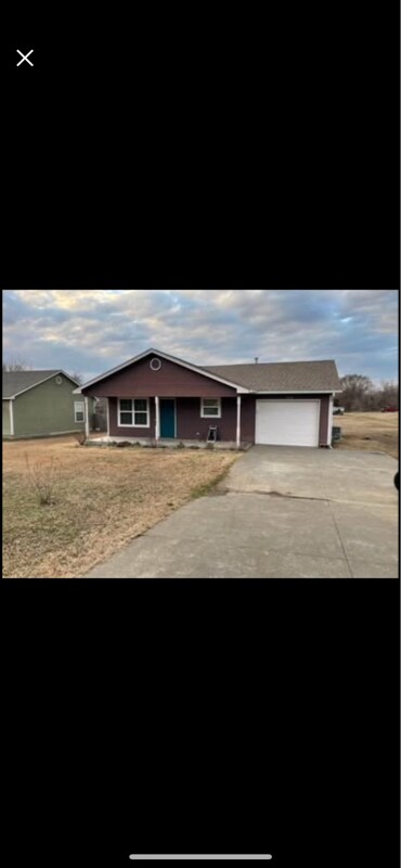 Primary Photo - 302 W Cottonwood Ave