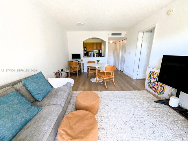 Foto del edificio - 445 SW 11th St