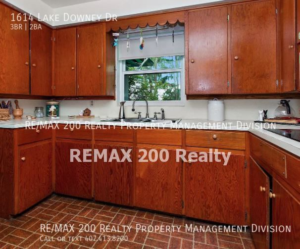 Foto del edificio - Beautiful 3/2 Lake Front Home on Lake Downey