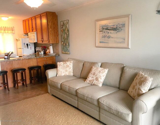 Building Photo - 1919 Bay Blvd