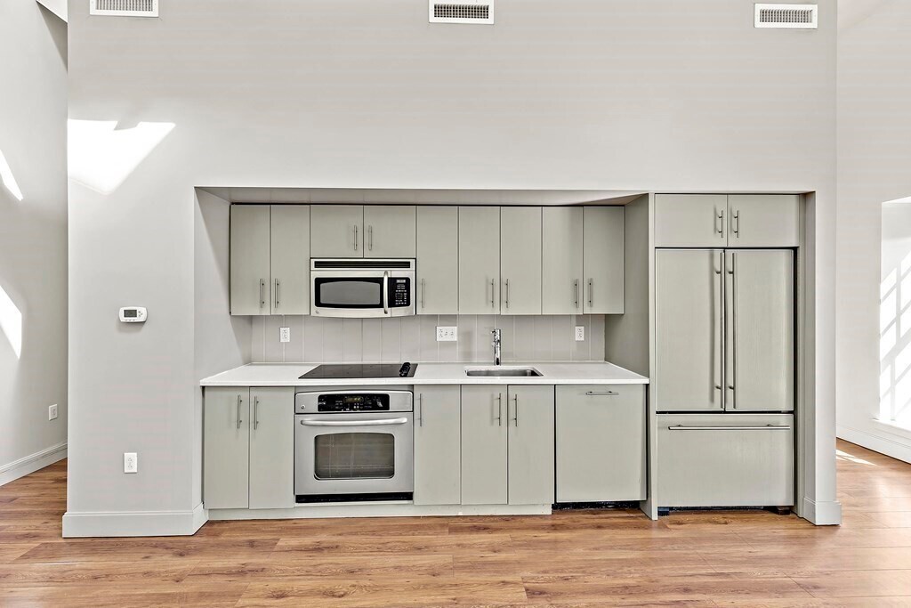 Primary Photo - 38 3rd Ave