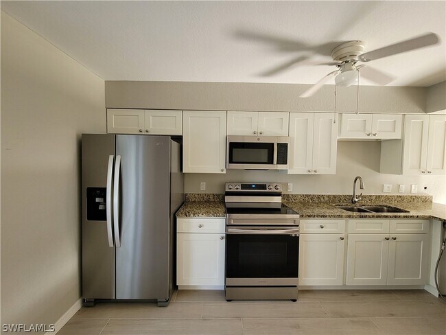 Building Photo - 4530 SW 7th Pl