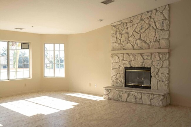 Building Photo - 9673 Vista Del Valle
