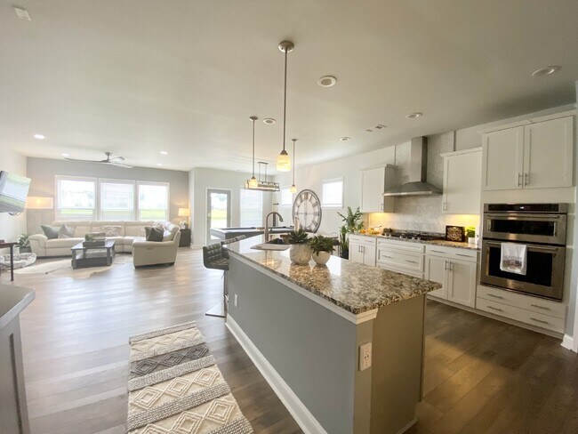 Building Photo - Furnished Single Family Home in The Landings!