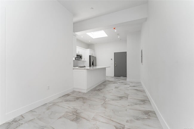 Building Photo - 138 E Park Ave