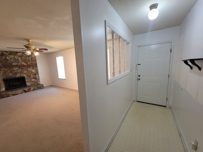 Building Photo - 2803 Ptarmigan Rd